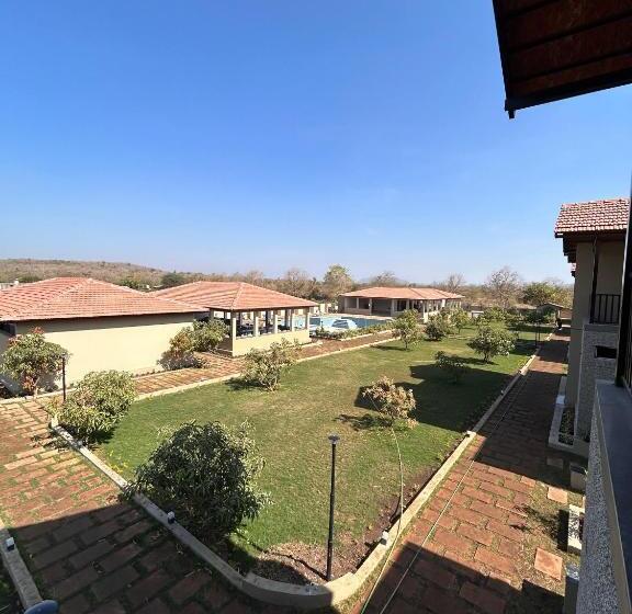 בית מלון כפרי The Premier Gir Resort