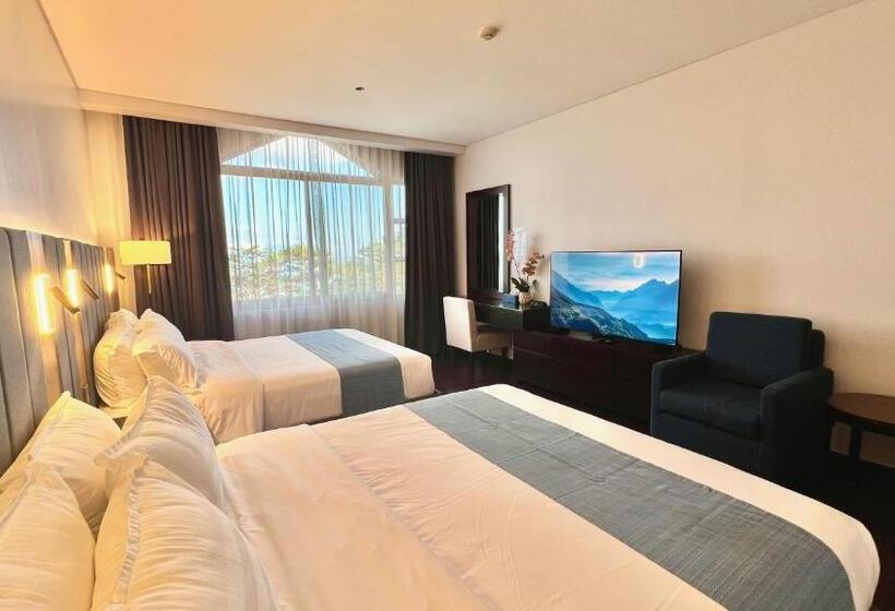 Mountain View Room At Forest Lodge Hotel, Camp John Hay Private Unit 549