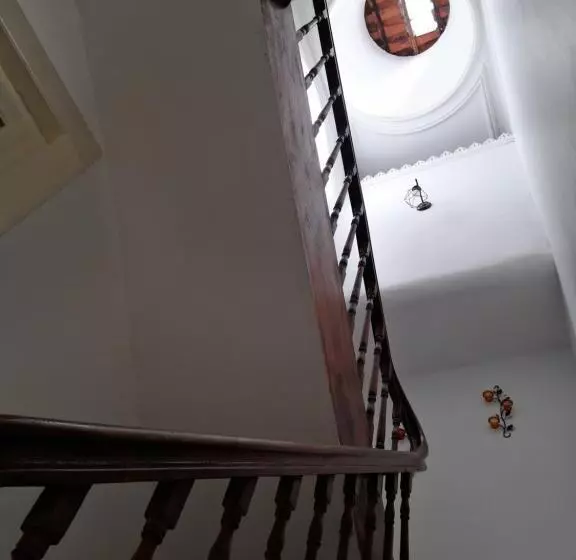 Majatalo Ninho Do Corvo