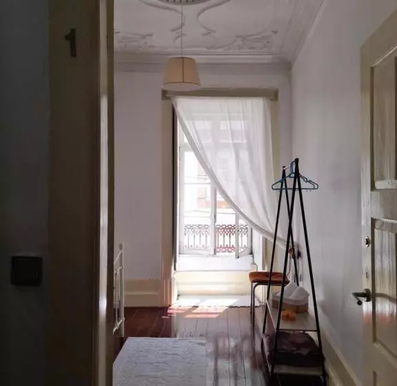 Majatalo Ninho Do Corvo