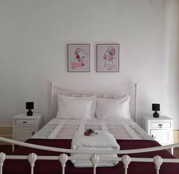 Majatalo Ninho Do Corvo