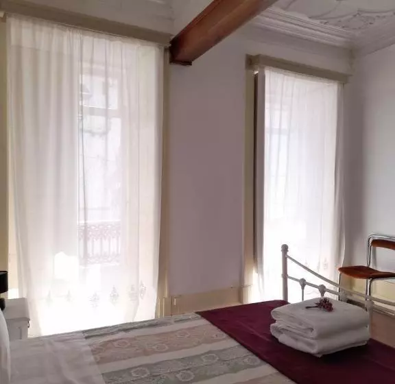 Majatalo Ninho Do Corvo