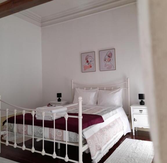 بنسيون Ninho Do Corvo