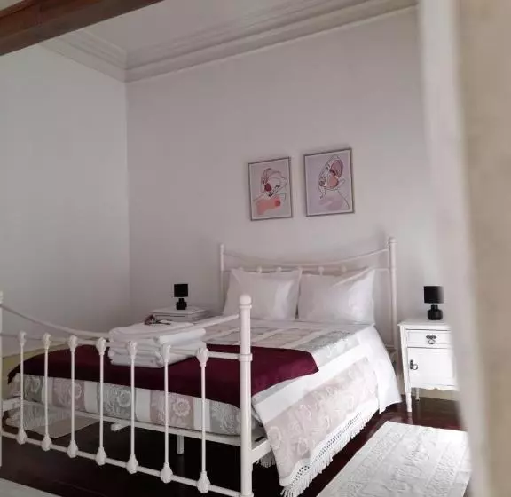 Majatalo Ninho Do Corvo