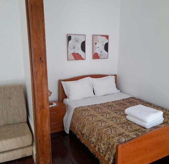 بنسيون Ninho Do Corvo