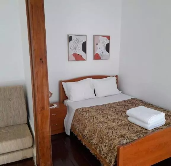 Majatalo Ninho Do Corvo