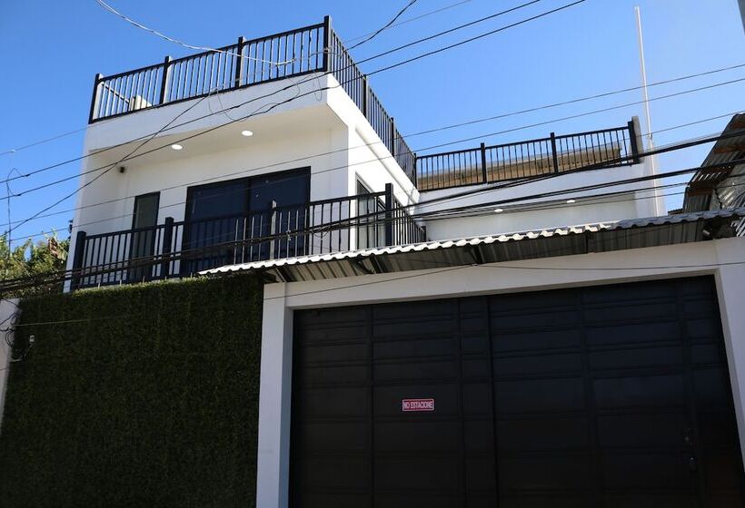 هاستل Casa Francisca