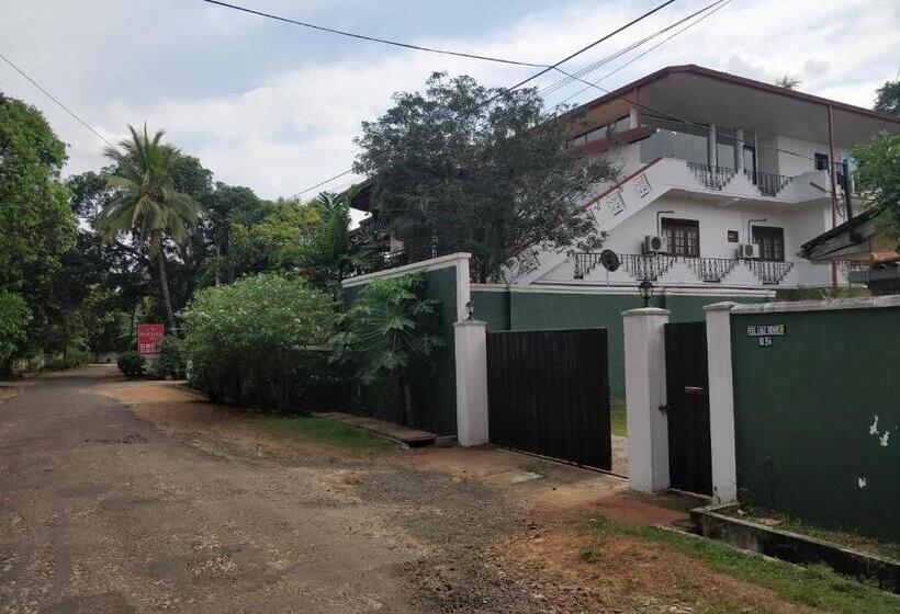 فندق صغير Feel Like Home Anuradhapura