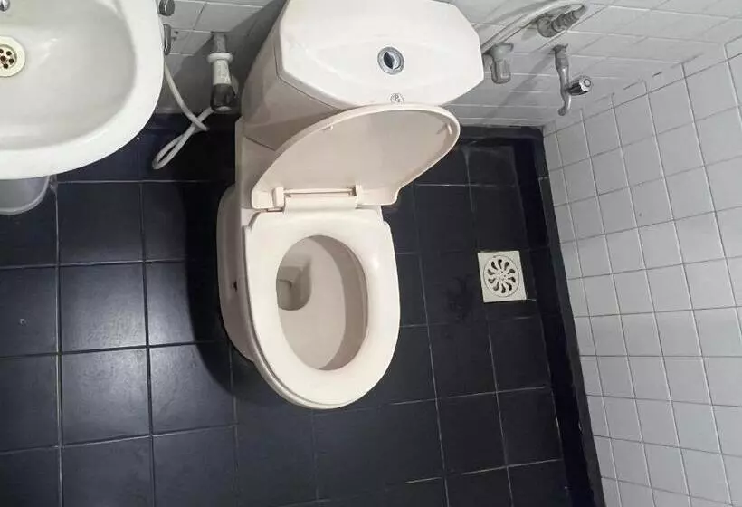 Retkeilymaja Feel Like Home Anuradhapura