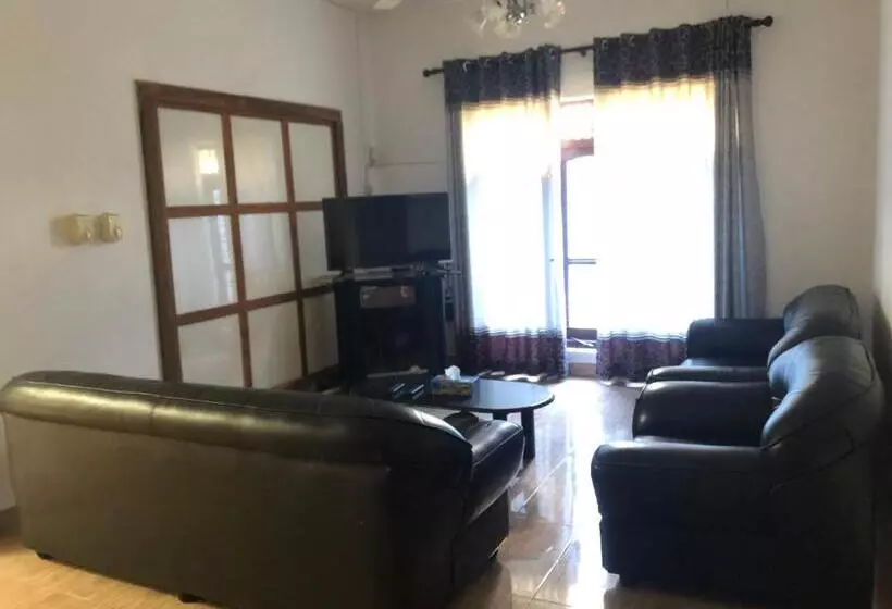 Retkeilymaja Feel Like Home Anuradhapura