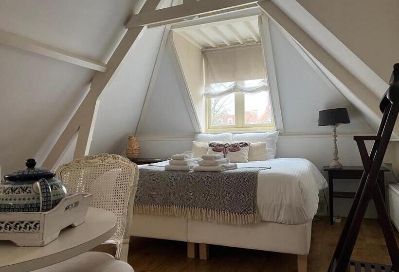 تختخواب و صبحانه Monumental House, Apartment In Center Haarlem