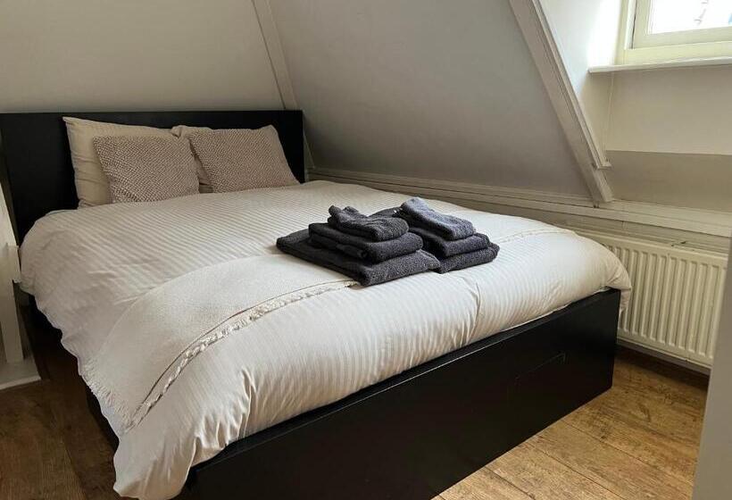 تختخواب و صبحانه Monumental House, Apartment In Center Haarlem