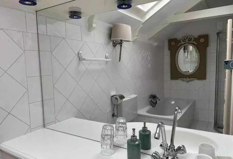 تختخواب و صبحانه Monumental House, Apartment In Center Haarlem