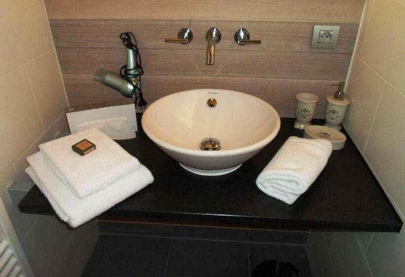 هتل Chateau Jemeppe