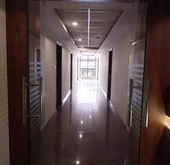 هتل Dwaraka Residency