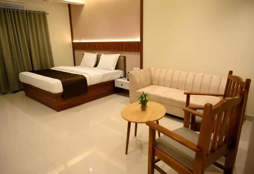 هتل Dwaraka Residency