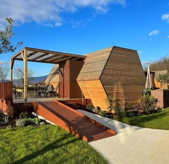ホテル Glamping Alvearium Alturis