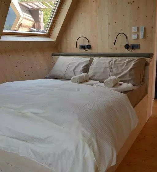 ホテル Glamping Alvearium Alturis