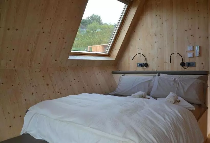 ホテル Glamping Alvearium Alturis