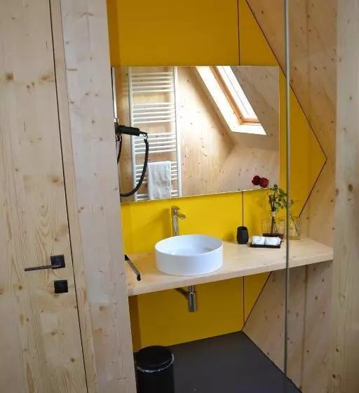 ホテル Glamping Alvearium Alturis