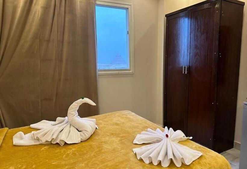 هتل Happy Pyramids View