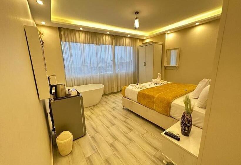 هتل Happy Pyramids View