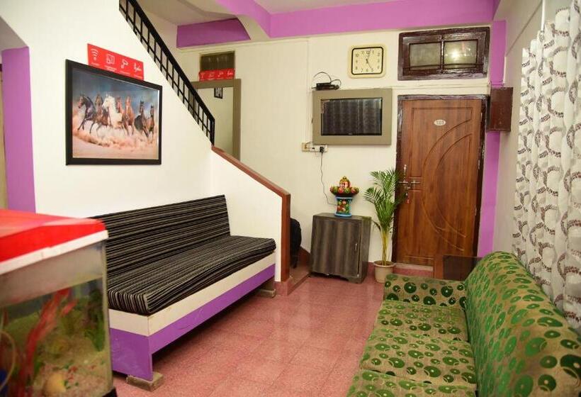 هتل Rowdralaya Residency