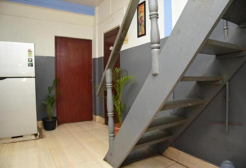 هتل Rowdralaya Residency