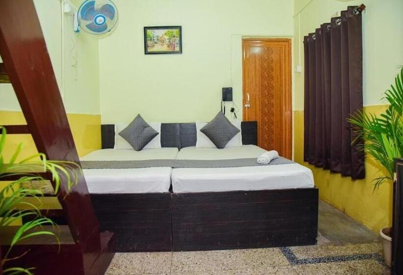 هتل Rowdralaya Residency