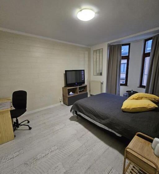 膳宿费 Beautiful, Renovated Fully Self Contained Room