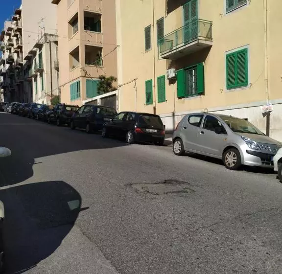 پانسیون Damatti Room