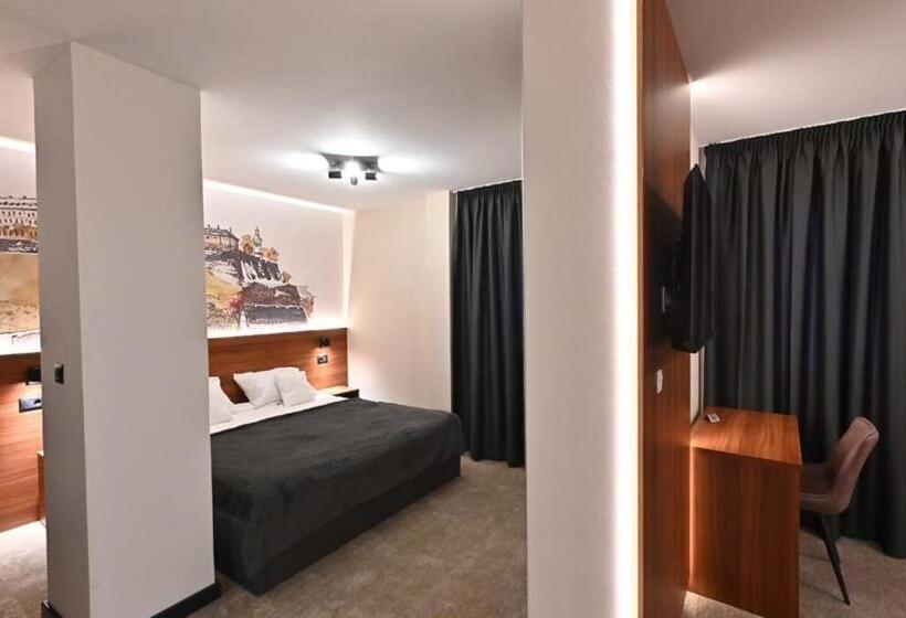 پانسیون Tvrdjava Rooms   Novi Sad