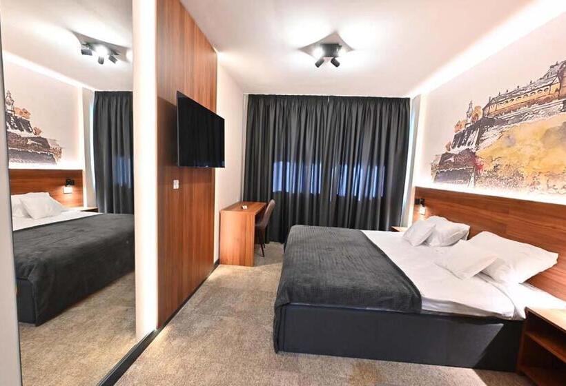 پانسیون Tvrdjava Rooms   Novi Sad
