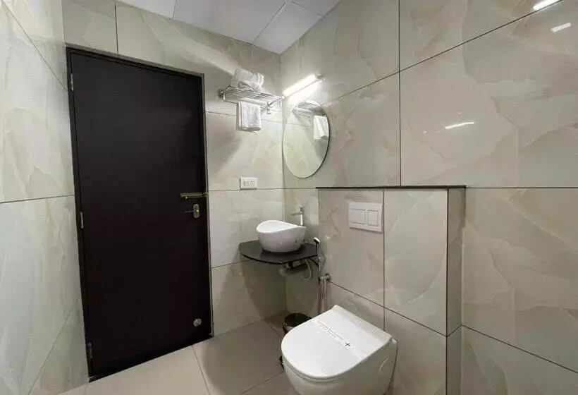 Hotelli Deepakam Inn