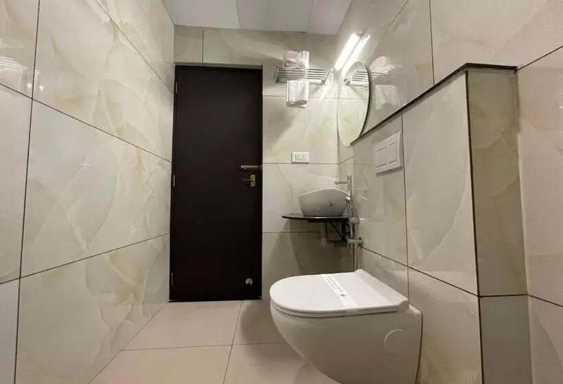 Hotelli Deepakam Inn