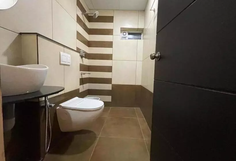 Hotelli Deepakam Inn