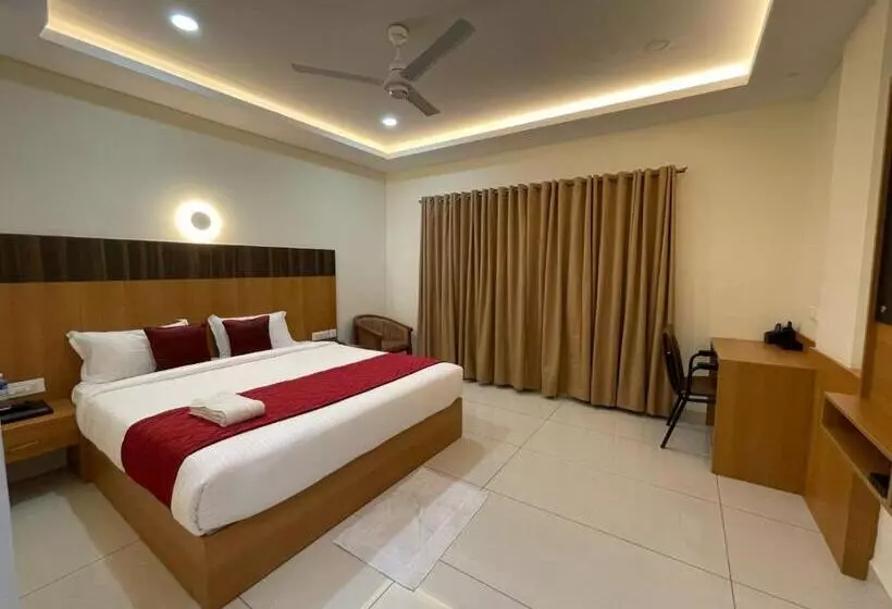 Hotelli Deepakam Inn