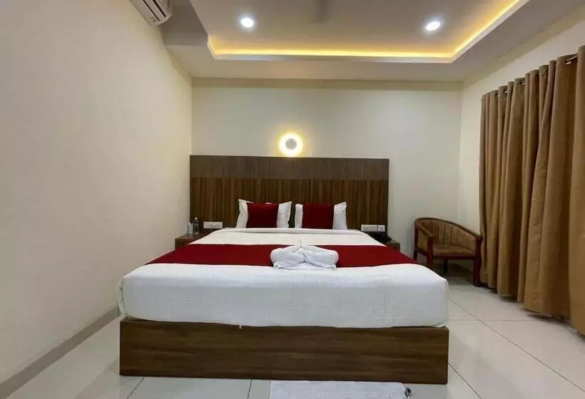 Hotelli Deepakam Inn