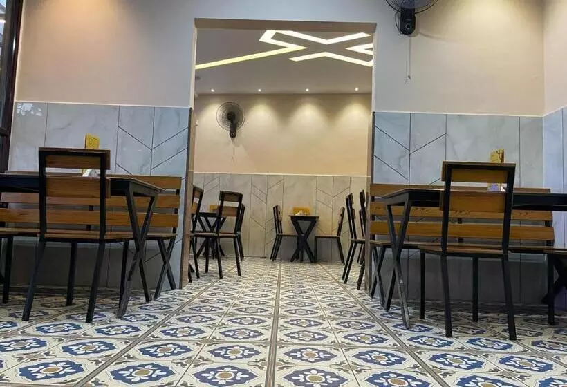 Hotelli Deepakam Inn