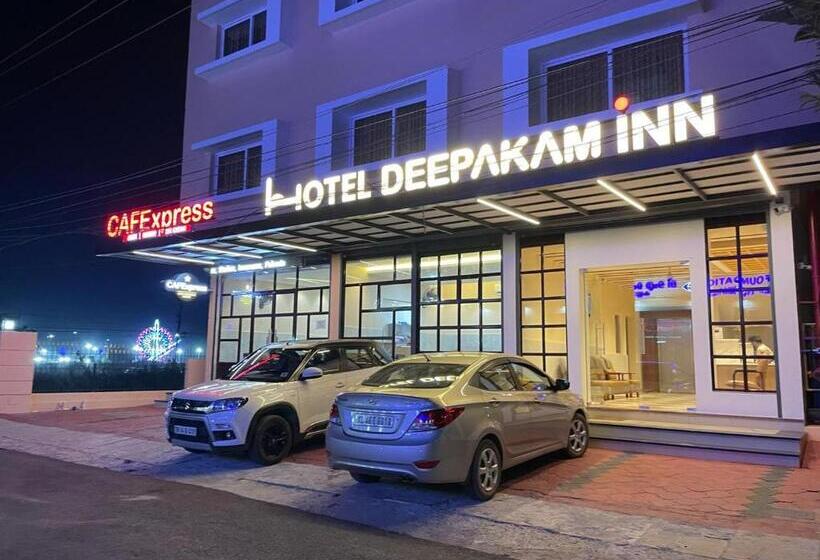 ホテル Deepakam Inn