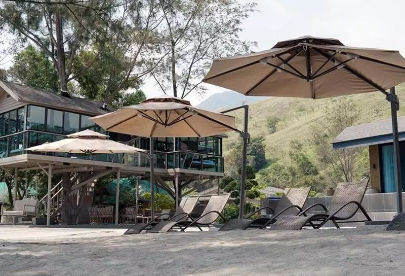ホテル Emon Pulo Beach Resort