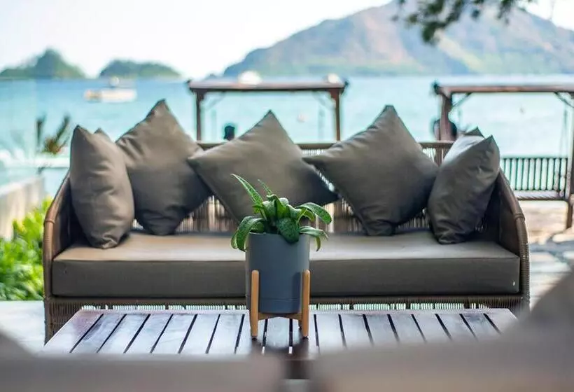 ホテル Emon Pulo Beach Resort
