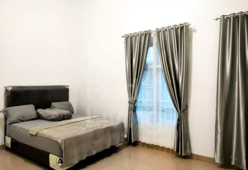 Hotelli Guest House Syariah Bunga Intan Redpartner