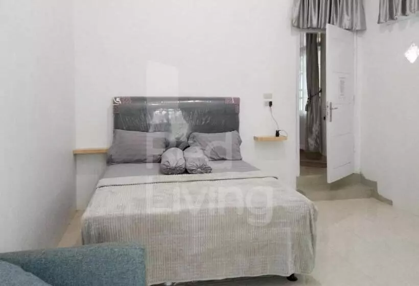 Hotelli Guest House Syariah Bunga Intan Redpartner