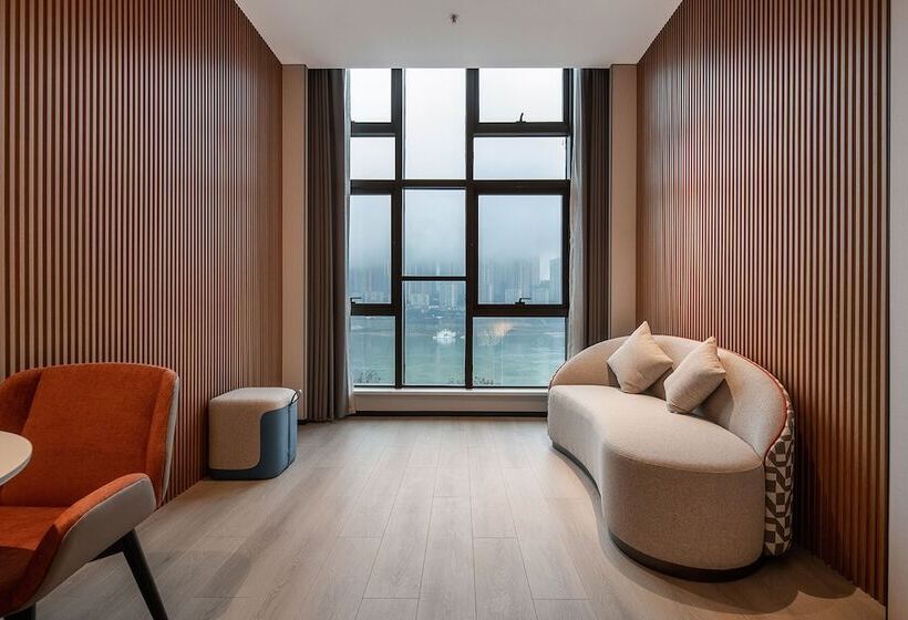 هتل Holiday Inn Express Chongqing Nanbin Road, An Ihg