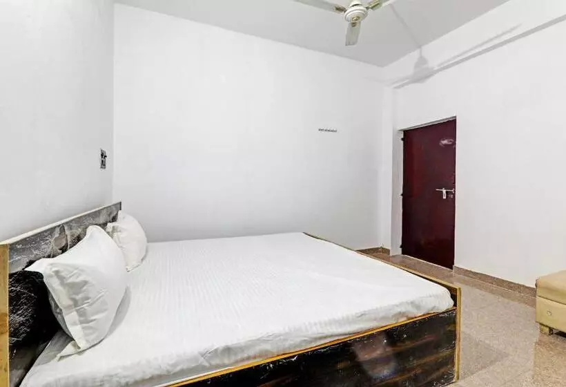 ホテル O Mahadevi Lawn