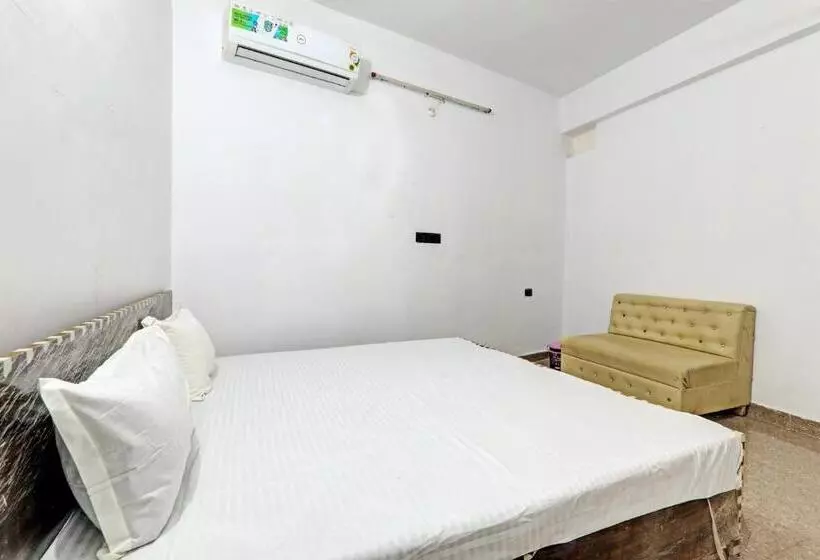 ホテル O Mahadevi Lawn