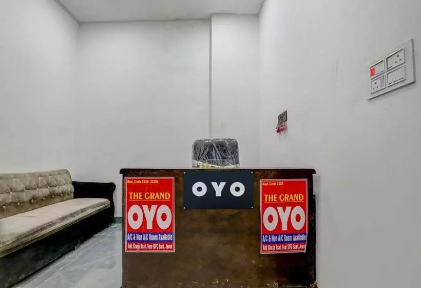 ホテル Oyo The Grand