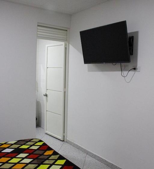 پانسیون Alameda Hostel