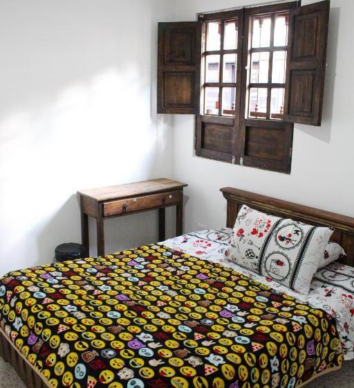 پانسیون Alameda Hostel